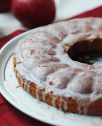 Яблочный кекс