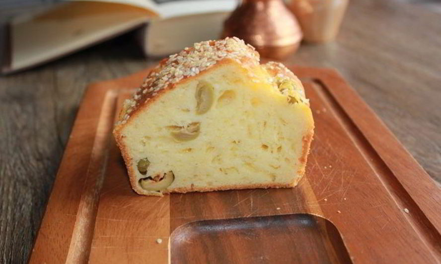 Рецепт закусочного кекса с оливками и сыром джюгас