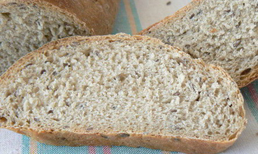 Рецепт батона с льняными семенами на закваске