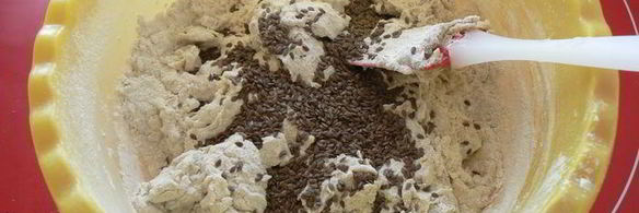 батон с льняными семенами на закваске