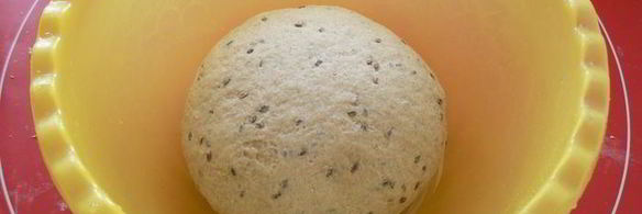 батон с льняными семенами на закваске