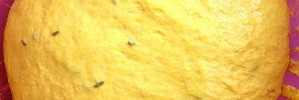домашний хлеб с куркумой и тмином