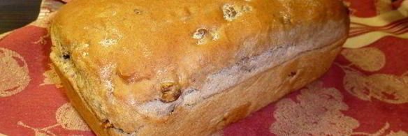 французский хлеб на красном вине, с орехами и изюмом