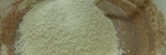 французский хлеб на красном вине, с орехами и изюмом