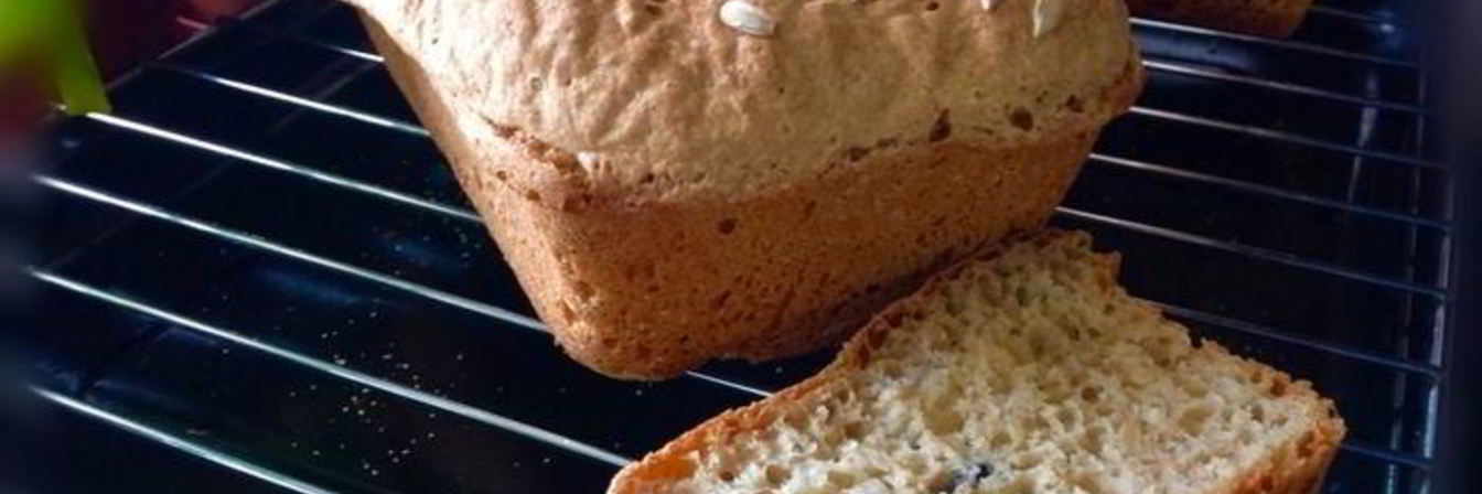 Хлеб без замеса с изюмом и семечками