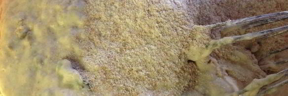 хлеб без замеса с изюмом и семечками