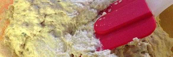 хлеб без замеса с изюмом и семечками