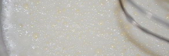 хлеб с маслинами и сыром джюгас