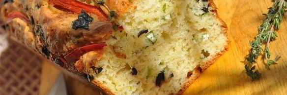 хлеб с маслинами и сыром джюгас