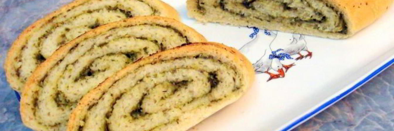 Хлеб с начинкой из чеснока и зелени