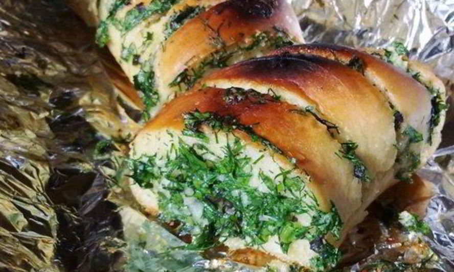 Рецепт хлеба с травами и чесноком