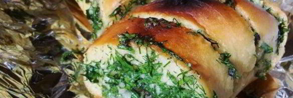 хлеб с травами и чесноком