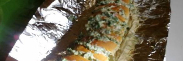 хлеб с травами и чесноком