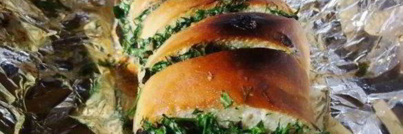 хлеб с травами и чесноком