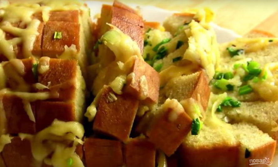 Рецепт хлеба, запеченного с сыром и чесноком