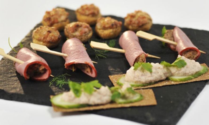 Рецепт хлебцев с паштетом из свинины и груши