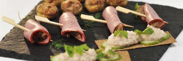 хлебцы с паштетом из свинины и груши