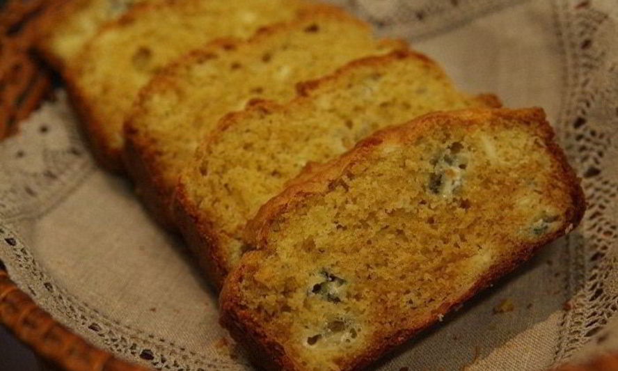 Рецепт кукурузного хлеба с голубым сыром