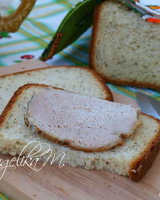 Пшеничный хлеб с сушеной петрушкой в хлебопечке