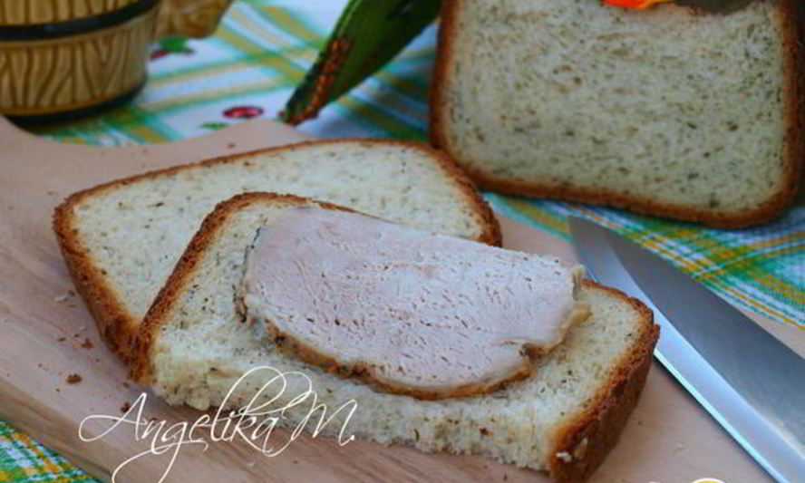 Рецепт пшеничного хлеба с сушеной петрушкой в хлебопечке