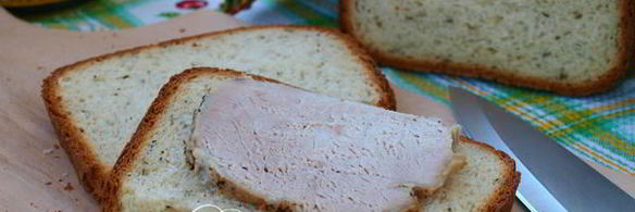 пшеничный хлеб с сушеной петрушкой в хлебопечке