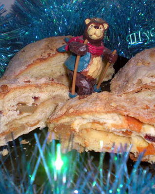 Рождественский хлеб Штоллен