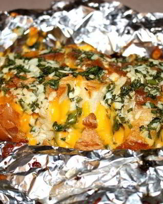 Сырный хлеб с зеленью