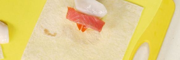 конвертики с гребешками, семгой и сыром