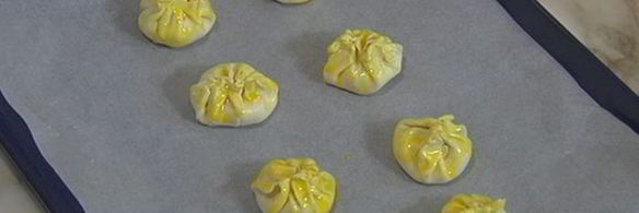 конвертики с козьим сыром, каперсами и анчоусами