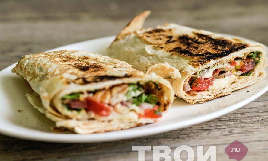 Рецепт хрустящего лаваша с сыром и помидорами