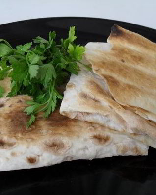 Конвертики из лаваша с сыром