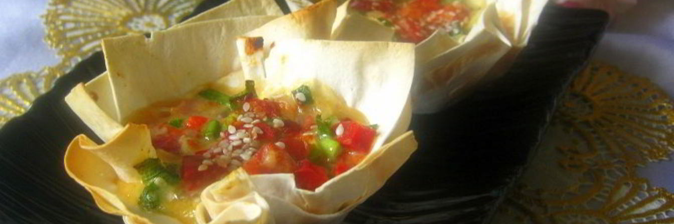 Корзиночки из лаваша с беконом, сыром и сладкой паприкой