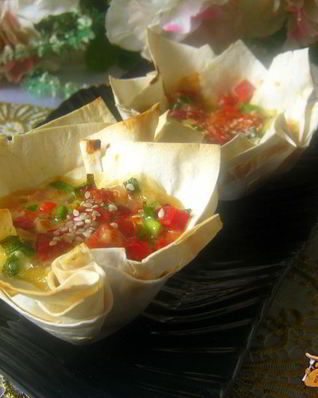 Корзиночки из лаваша с беконом, сыром и сладкой паприкой