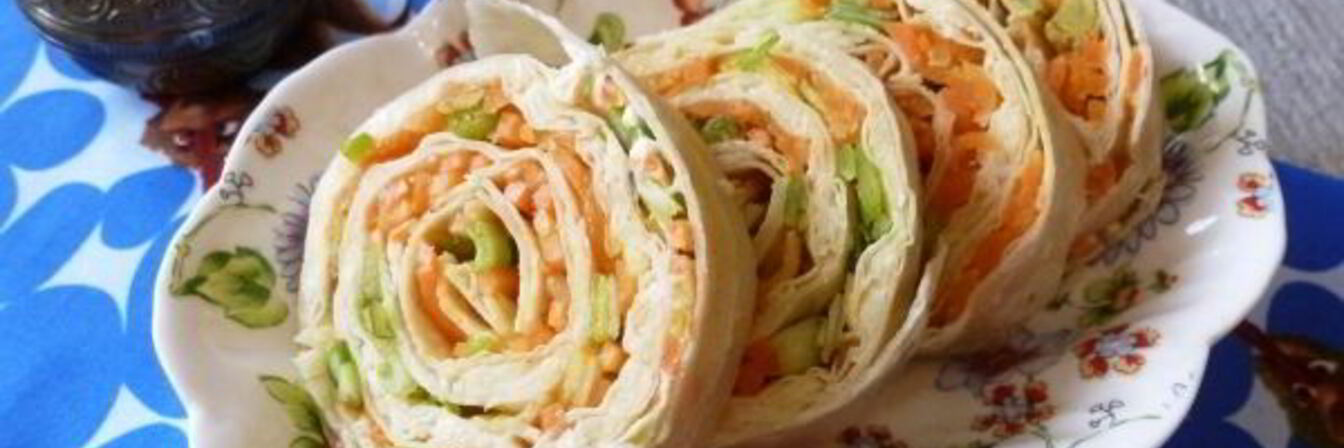 Лаваш с корейской морковкой и сыром