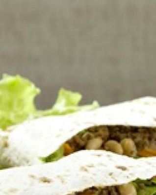 Лаваш с пряной говядиной и фасолью