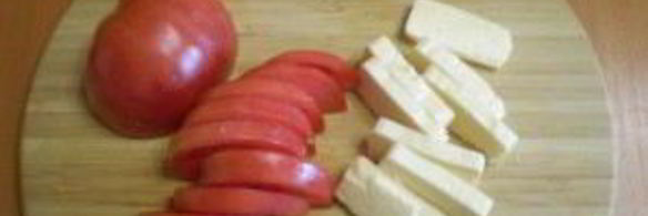 лаваш с сыром и помидорами на костре