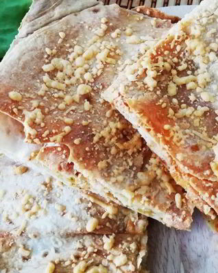 Лаваш с сыром, запеченный в духовке