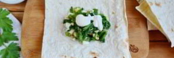 лаваш с яйцом и шпинатом