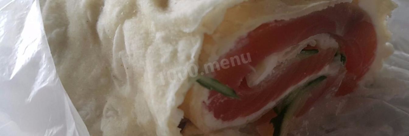 Рулет с рыбой в лаваше