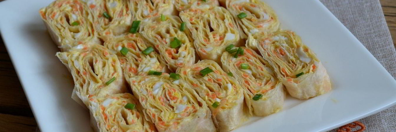 Рулетики из лаваша с корейской морковкой