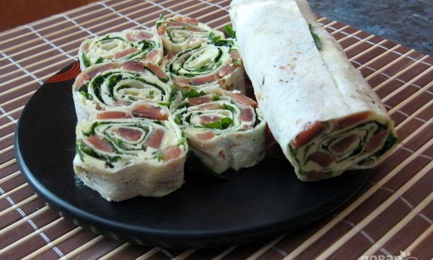 Рецепт рулетиков из лаваша с красной рыбой