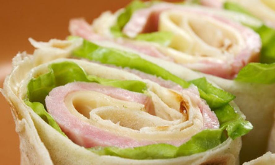 Рецепт рулетов из лаваша с сыром, ветчиной и зеленью