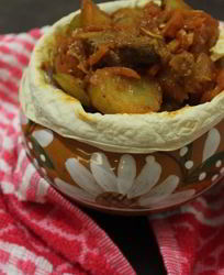 Свиная вырезка с овощами в лаваше