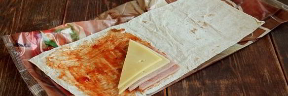 треугольники из лаваша с ветчиной и сыром