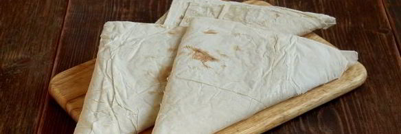 треугольники из лаваша с ветчиной и сыром