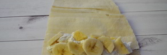 трубочки из лаваша с творогом и бананом
