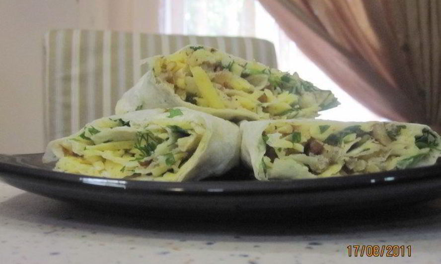 Рецепт закуски в лаваше с сыром и орехами