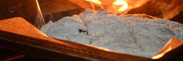 бездрожжевая кефирная лепешка с фундуком и черносливом