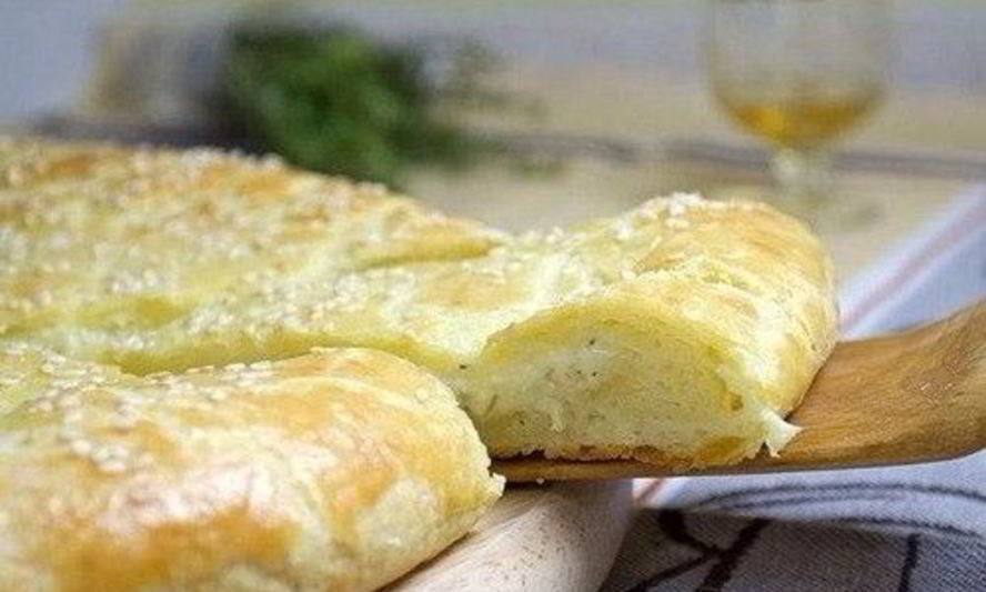 Рецепт домашней творожной лепешки с сыром