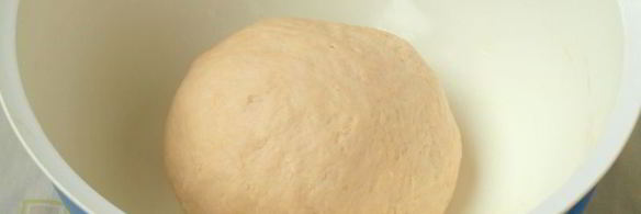 фокачча с помидорами черри и ароматными травами